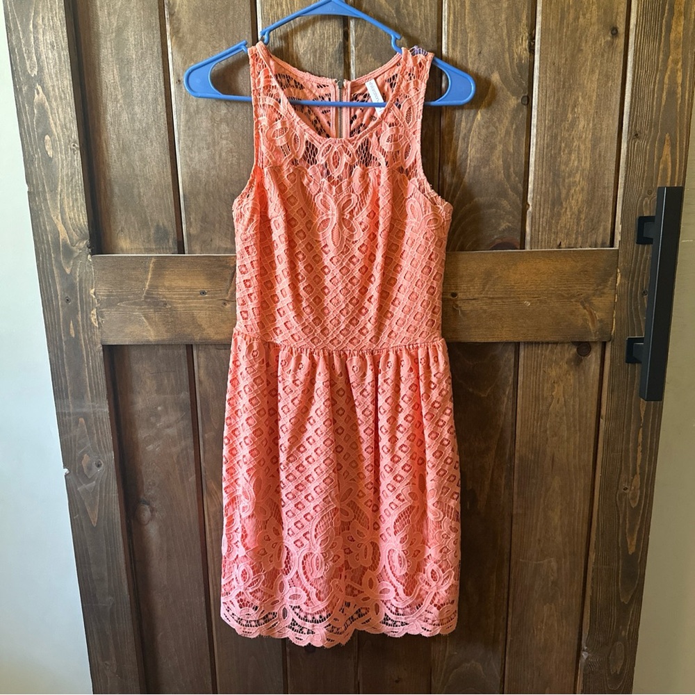 Women’s Coral Lace Dress Sleeveless Size Small